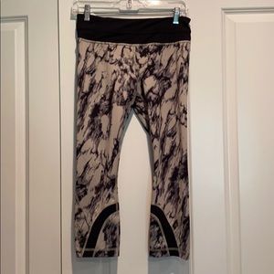 Lulu cropped leggings size 6